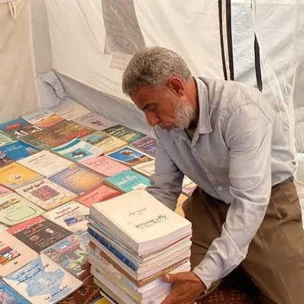 حين يصبح الوطن رفاً من الكتب… وأوطان تنتظر صافرة النهاية