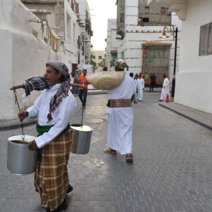 "السقا" لم يمت... تاريخ بيع المياه من القربة إلى العبوة ...تبارى الحكام وأثرياء المسلمين في إنشاء "الأسبلة" أو خزانات المياه العامة التي توفره مجاناً لعابري السبيل