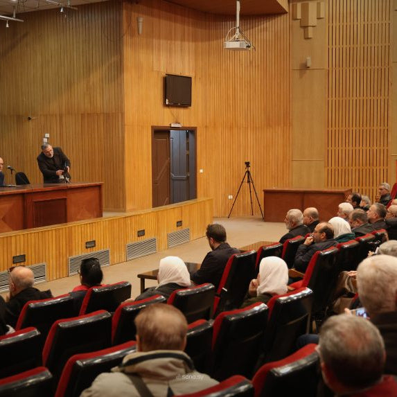 محاضرة في جامعة دمشق تستعرض قصة نجاح الدكتور براء السراج من معتقل تدمر إلى هارفارد