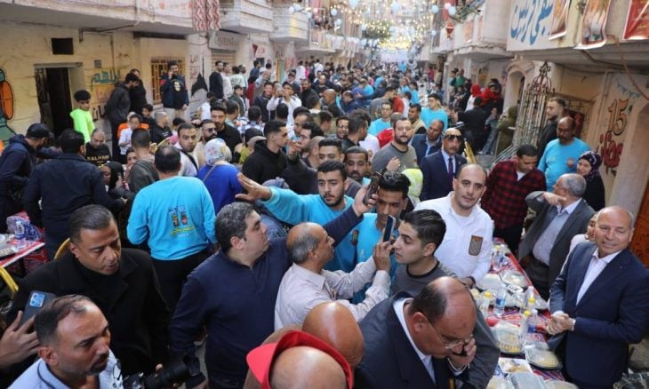 أكبر إفطار رمضاني في مصر يحمل البهجة لآلاف الناس في عامه الـ11