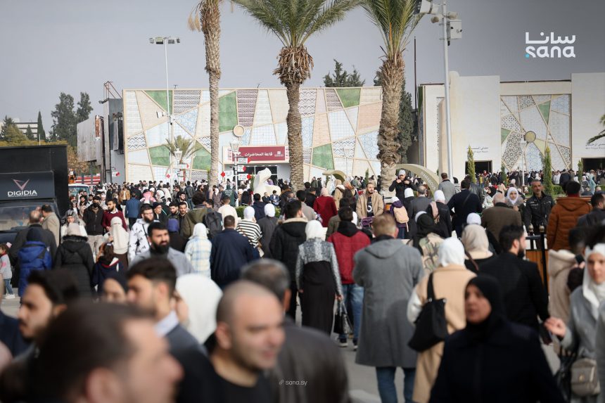 افتتاح معرض دمشق الدولي للكتاب وسوريون للجزيرة مباشر: لا رقابة ولا عناوين ممنوعة