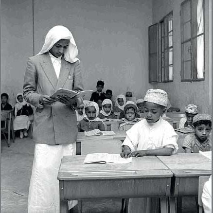 كواكب منسية… المعلمون ودورهم في صناعة الخليج العربي المعاصر