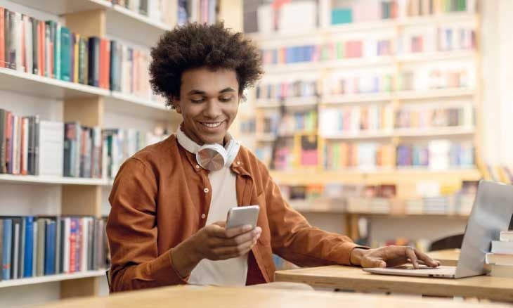 هل تستطيع منصات التواصل إعادتنا إلى المكتبة؟
