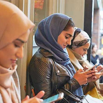النساء العربيات والعالم الرقمي… هل انتهى عهد المرجعيات التقليدية؟