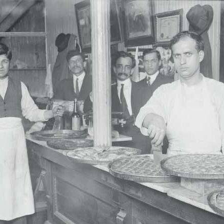 صناعة المطبخ الشامي: تاريخ جديد للطعام والسياسة في بلاد الشام