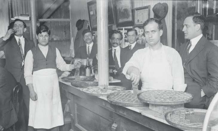 صناعة المطبخ الشامي: تاريخ جديد للطعام والسياسة في بلاد الشام