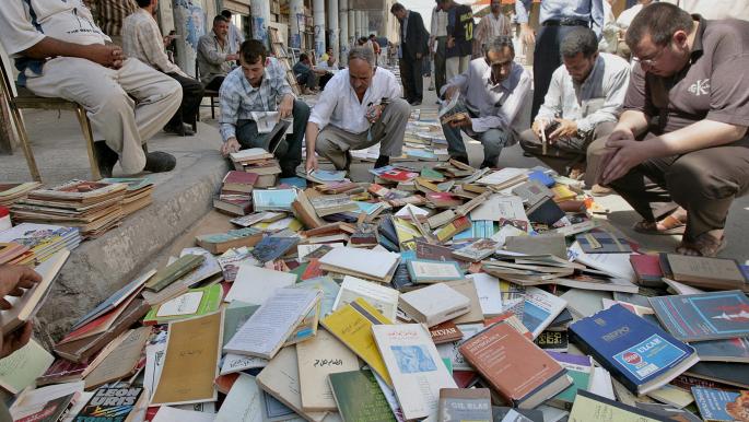 الكتاب وحقوق المؤلّف.. أزمة نُظم تعادي القراءة