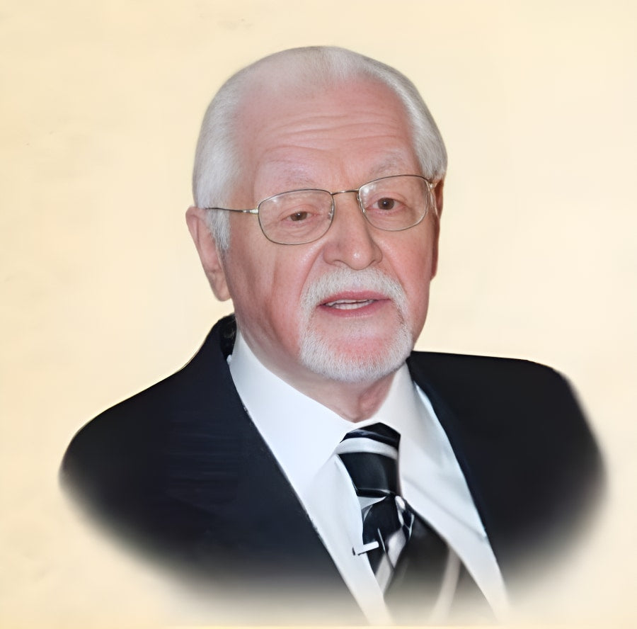 العلامة اللغوي أ.د. مازن مبارك ..... من يرى الخطأ تطوراً لا يعرف الفرق بينهما