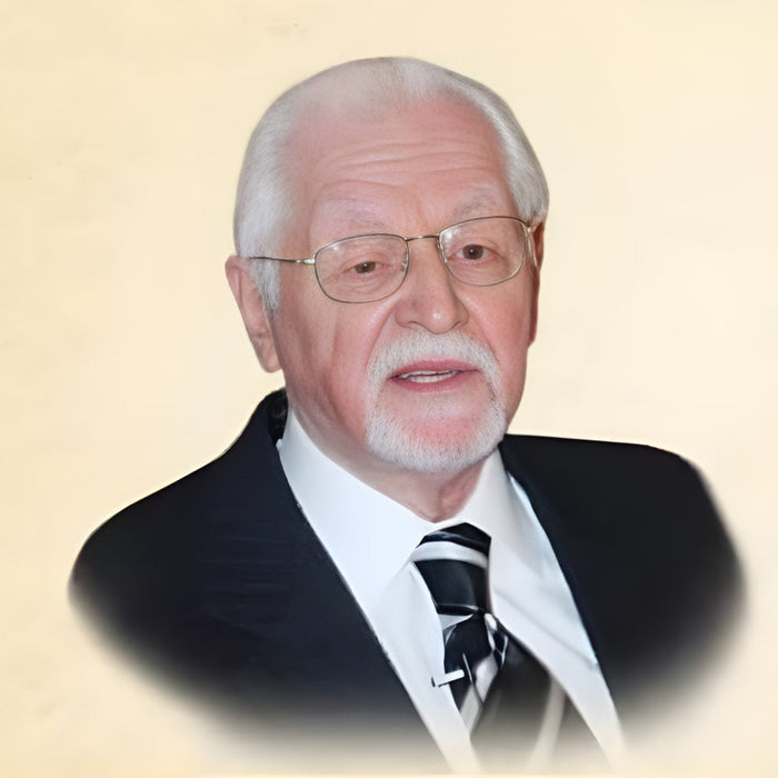 العلامة اللغوي أ.د. مازن مبارك ..... من يرى الخطأ تطوراً لا يعرف الفرق بينهما