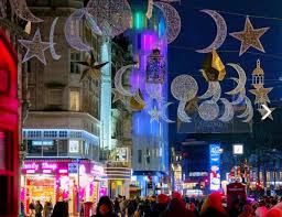 رمضان في لندن: زينة ونشاط وسهرات وتكافل اجتماعي