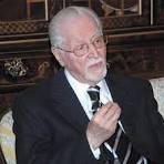 حوار مع العلامة اللغوي أ.د. مازن مبارك ..... من يرى الخطأ تطوراً لا يعرف الفرق بينهما..