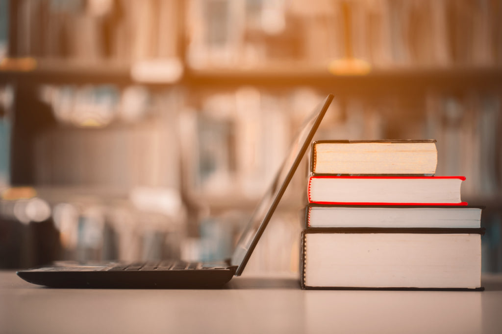 6 أسباب تجعل الكتب الورقية أفضل من ألواح القراءة الرقمية